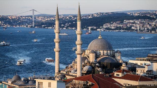 İstanbul'da hafta sonu sıcaklık mevsim normallerinde seyredecek