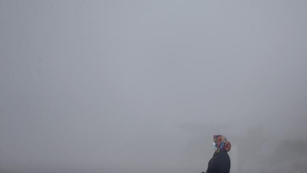 Düzce'de yoğun sis! Göz gözü görmüyor