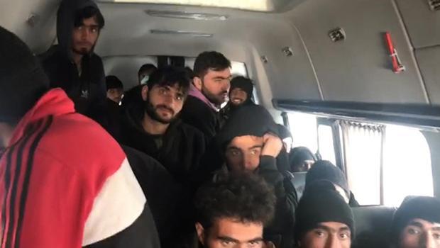 Ankara'da 17 kişilik minibüste 38 kaçak göçmen yakalandı