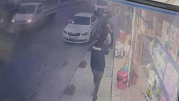 Sultangazi'de iş yerine silahlı saldırı! Büyük korku yaşadılar