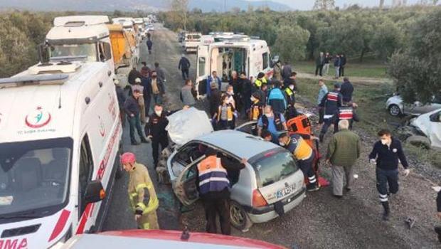 Bursa'da, otomobil ile minibüs çarpıştı: 7 yaralı