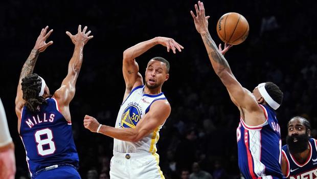Warriors, Nets'i mağlup etti! Curry'den 37 sayı...