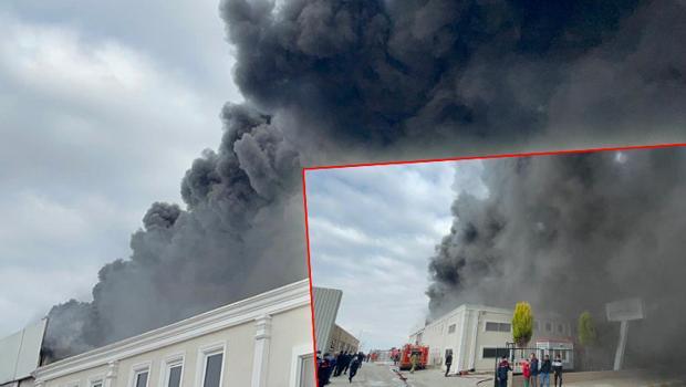 Son dakika: Uşak'ta tekstil fabrikasında yangın paniği