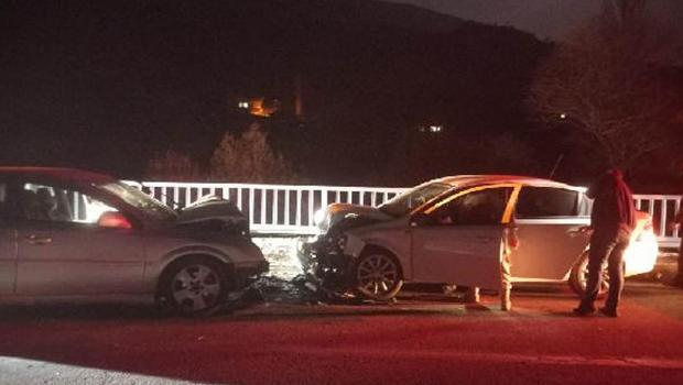 Adıyaman'da otomobiller çarpıştı: 6 yaralı