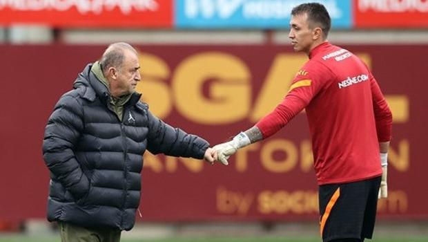 Galatasaray'da derbi öncesi Muslera'ya terapi ve transfer kararı