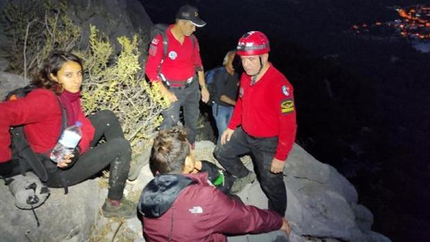 Likya Yolu'nda kaybolup mahsur kaldılar! 2 arkadaşı jandarma kurtardı