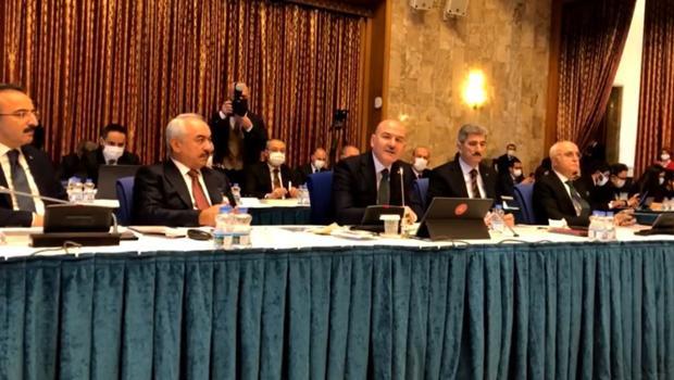 Son dakika... Bakan Soylu'dan CHP'li Özkoç'a çok sert tepki! 'Ben gülmüyorum, terörle mücadeleyi anlatıyorum'