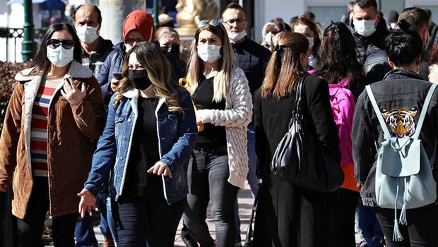 Herkes mahkemeye koşuyor... Yaşlarını küçültüyorlar