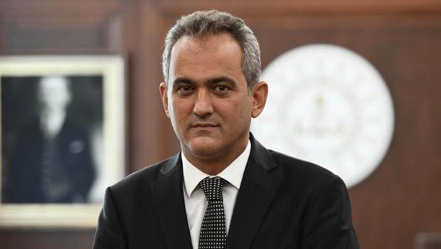 'Türkiye tarihinde ilk kez' diyerek duyurdu! Bakan Özer: Öğretmenler, kapsamlı, bütüncül bir meslek kanununa kavuşacak