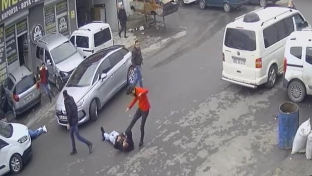 Esenyurt'ta dehşet anlarının görüntüsü çıktı! Biri polis 3 kişi vurulmuştu