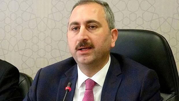 Bakan Gül: 'Şiddete karşı duruşuyla, vicdanlara tercüman olan yargı mensuplarını tebrik ediyorum'