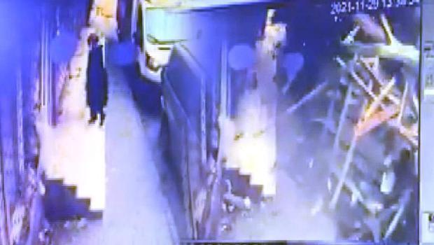 Saniyelerle kurtuldu... Avcılar'da korku dolu anlar