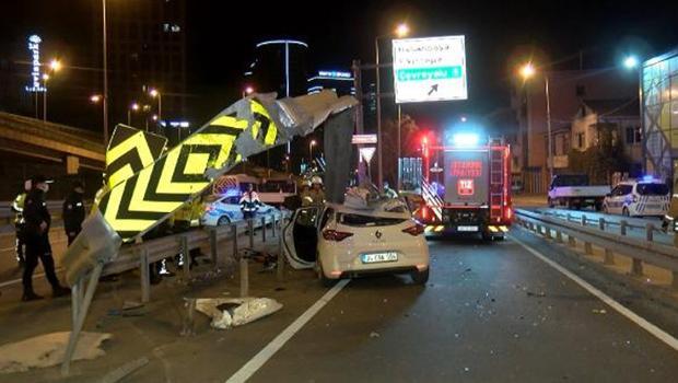 Kadıköy'de feci kaza! Bariyere ok gibi saplandı: Acı haber geldi