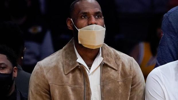 LeBron James iki günde koronavirüsü yendi! İki negatif test verince...
