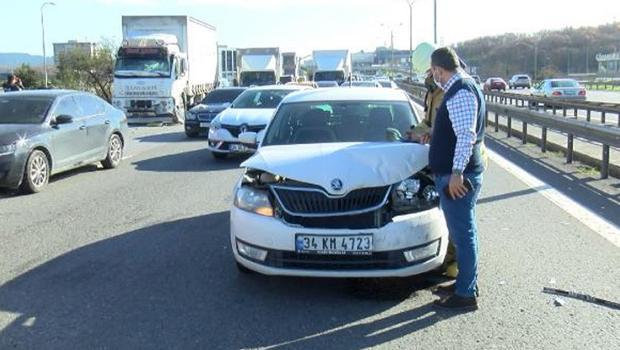 TEM Otoyolu'nda feci kaza! Kamyon, İETT otobüsüne arkadan çarptı