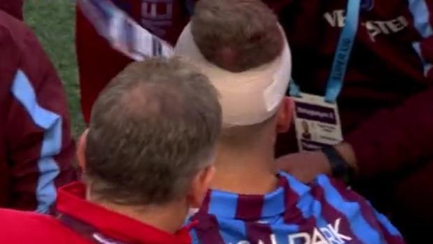 Trabzonspor - Adana Demirspor maçında korkutan anlar! Kafa kafaya çarpıştılar, Cornelius...