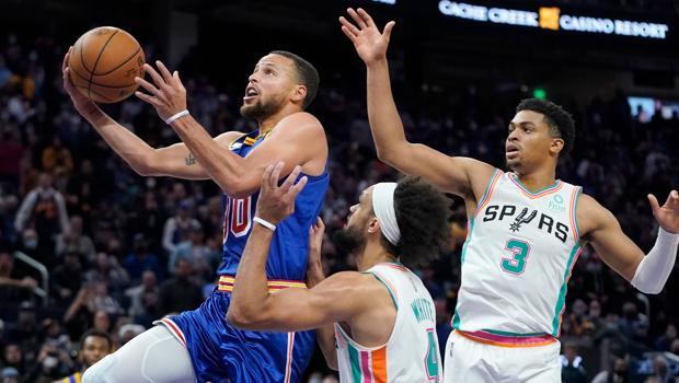 Stephen Curry'nin 27 sayısı galibiyete yetmedi