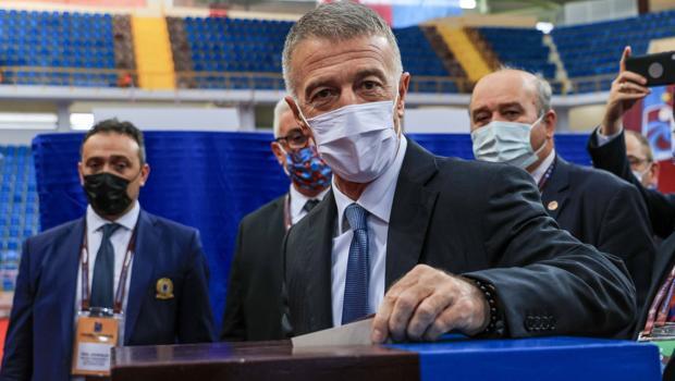 Trabzonspor Genel Kurulu'nda oylar kullanılıyor! Ahmet Ağaoğlu tek aday