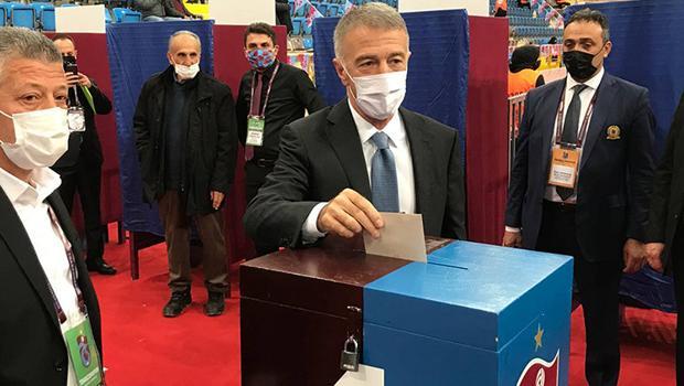 Son Dakika: Trabzonspor'da Ahmet Ağaoğlu 3. kez başkan seçildi!