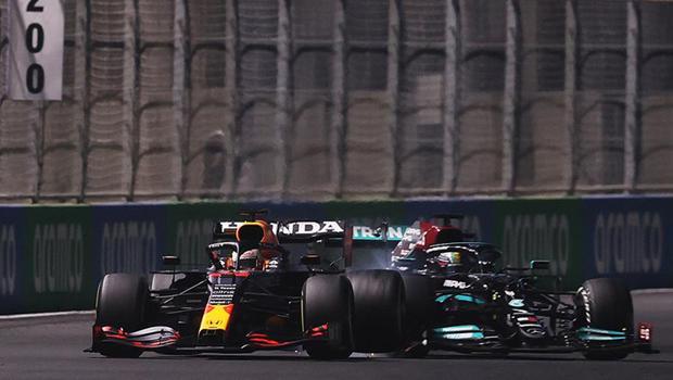Son Dakika Haberi... Suudi Arabistan GP'de kazanan Lewis Hamilton! Max Verstappen...