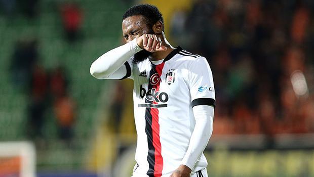 Beşiktaş'ta Nkoudou ameliyat edildi