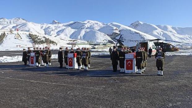 Hakkari'de 3 şehit için askeri tören