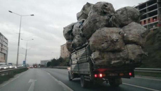 İstanbul'da trafikte şaşkına çeviren görüntü