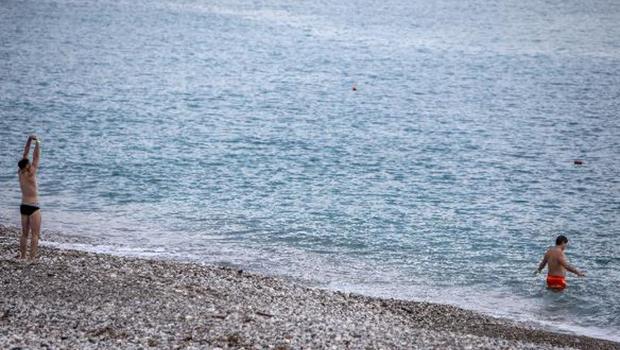 Antalya'da aralık ayında deniz keyfi