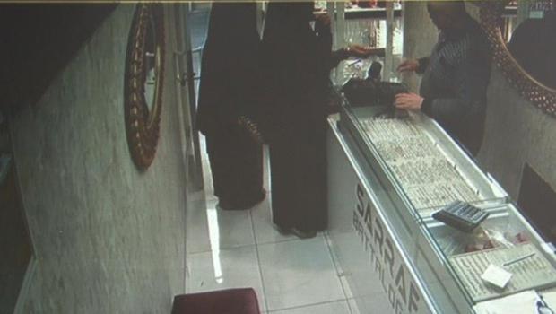 Kuyumcuda akılalmaz soygun! 50 TL'lik bileklik satın alırken...