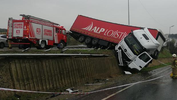 Büyükçekmece D-100'de kaza