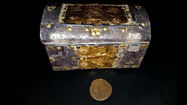 Çorum'da ele geçirildi! Altın kaplama sandığın gizemi araştırılıyor