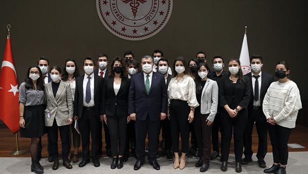 Bakan Koca, tıp fakültesi öğrencileriyle bir araya geldi