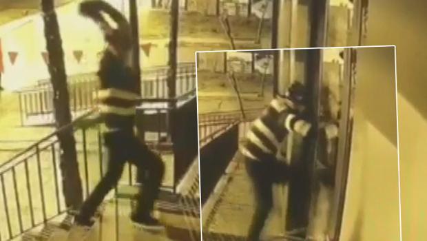 Başakşehir'deki marketteki soygun kamerada! Önce taş, sonra tekme...