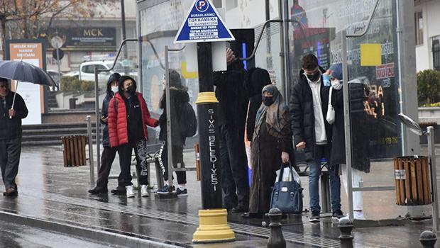 Sivas'ta yağmur etkili oluyor