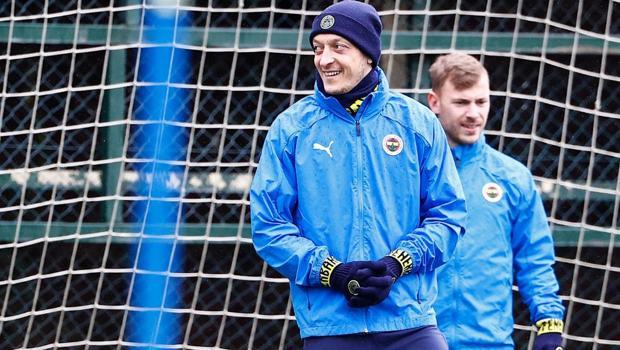 Fenerbahçe'de Beşiktaş maçı hazırlıkları sürüyor