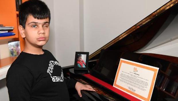 Cumhurbaşkanı Erdoğan'dan Bager Çalışçı’ya piyano