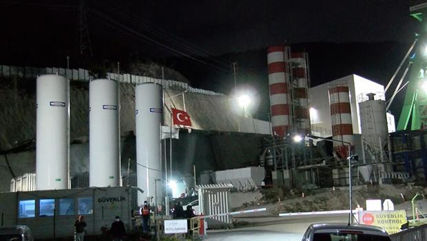 İzmir Valisi Köşger: "56 işçiden 43'ü taburcu edildi"