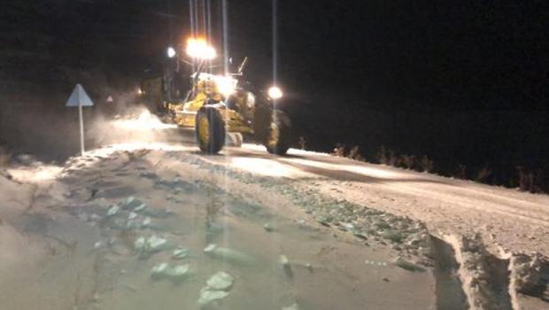 Kars'ta kardan kapalı 50 köy yolundan 34'ü açıldı
