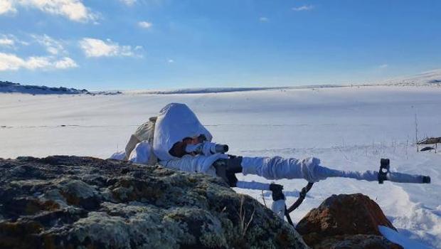 MSB paylaştı... Mehmetçik'ten zorlu kış şartlarında keşif ve gözetleme
