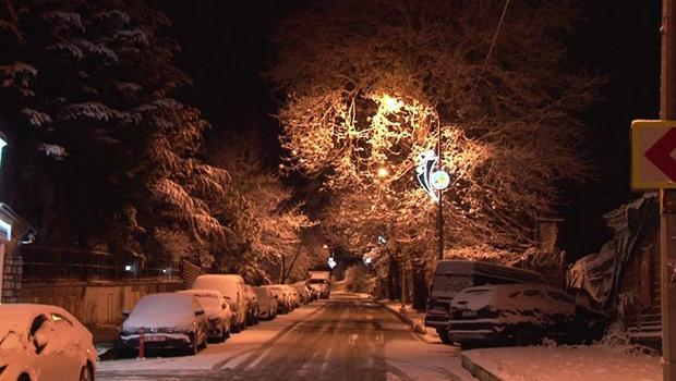 İstanbul'da yüksek kesimler beyaza büründü