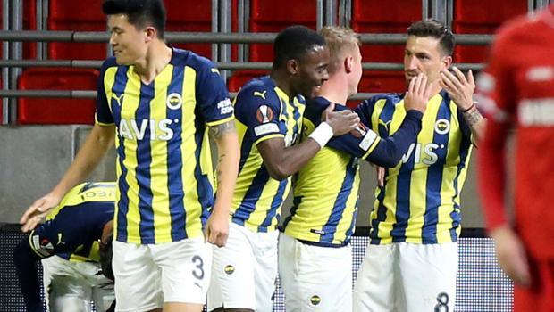 Son Dakika: Fenerbahçe'de ilk bilet son gün transferine kesildi! Pereira ve Göle tribüne yolladı...