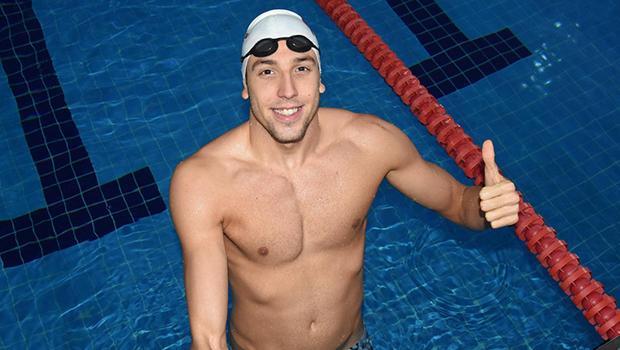 Milli yüzücü Emre Sakçı'dan dünya rekoru!