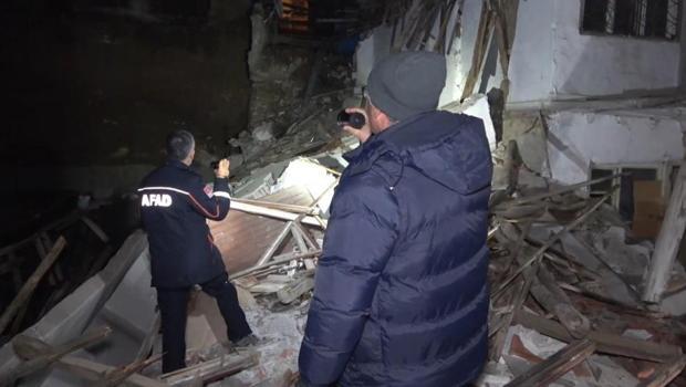 Panik anları! İki katlı metruk bina çöktü