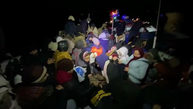 Yunanistan'ın Türkiye kara sularına geri ittiği 526 göçmen kurtarıldı