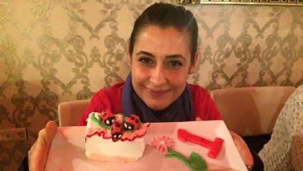 Kardeşinin bıçakladığı Ayşe öğretmen, son yolculuğa uğurlandı