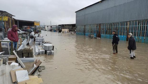 Edirne'nin Uzunköprü ilçesinde sağanak: İş yerlerini su bastı