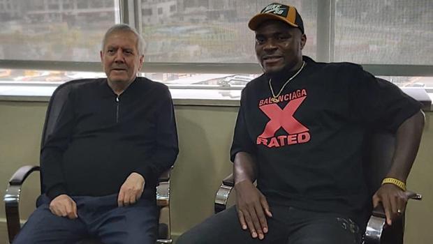 Son Dakika: Yargıtay kararı sonrası Aziz Yıldırım ile Emenike buluştu!