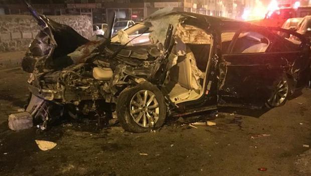 Kars’ta feci kaza! Otomobil, bahçe duvarına çarptı: 4 ölü, 1 yaralı