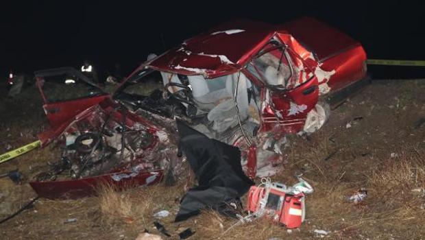 Şanlıurfa’da iki otomobil kafa kafaya çarpıştı: 1 ölü, 4 yaralı