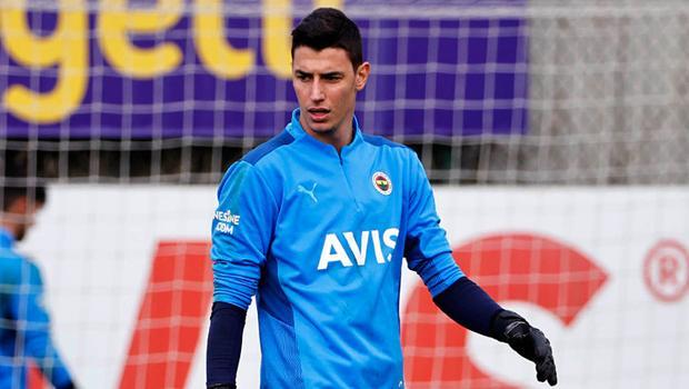 İtalyan devi Roma, Fenerbahçeli Berke Özer'i listesine aldı